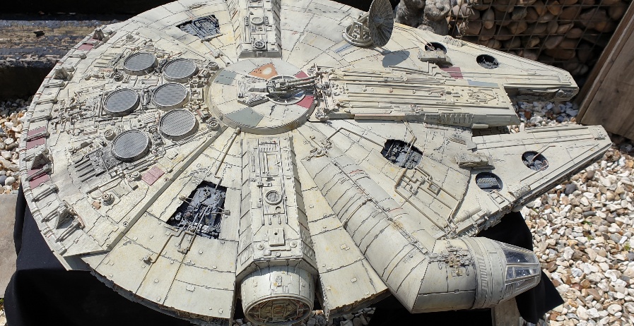 DeAgostini Millennium Falcon