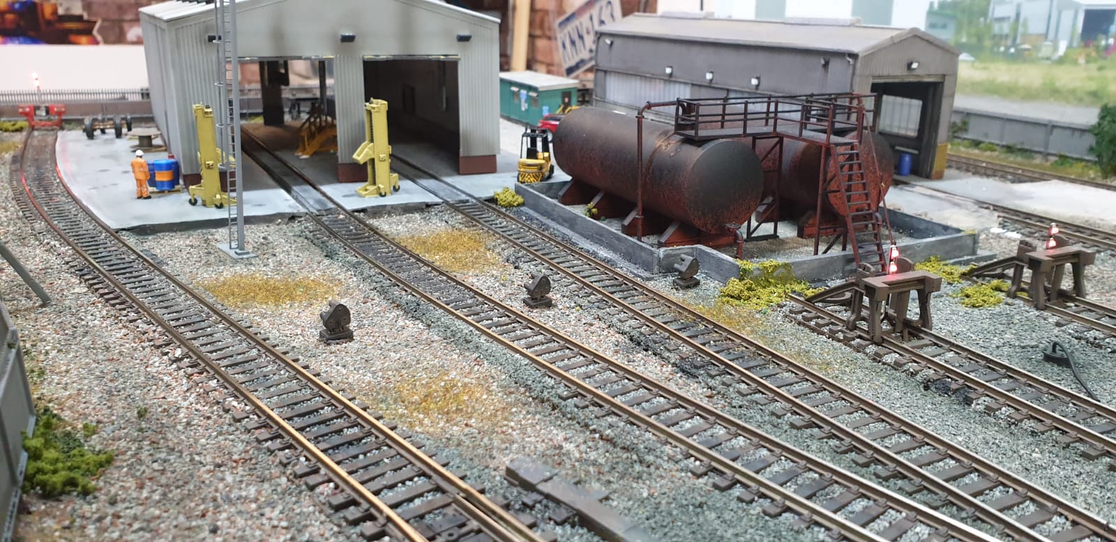 Engine shed by Gaugemaster